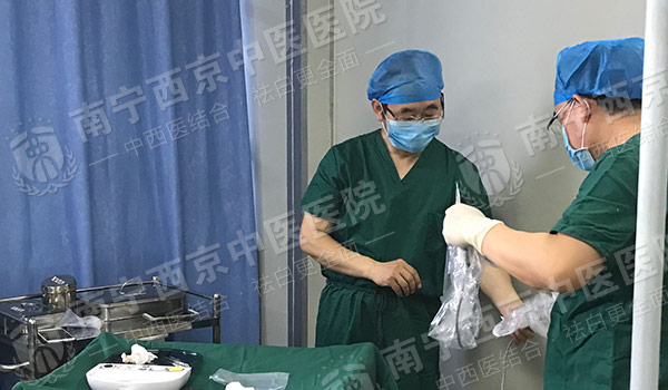 北京协和联合南宁西京成功开展大面积ReCell细胞移植术